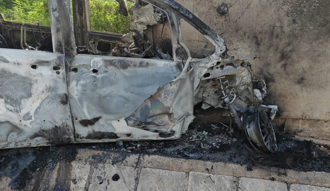 Fiery crash on Williamsfield highway linked to St Elizabeth break-in