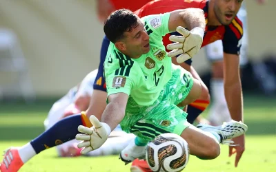 Chelsea agree deal with Aston Villa to sign Emiliano Martinez